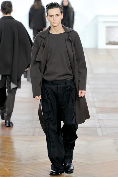 Look 13